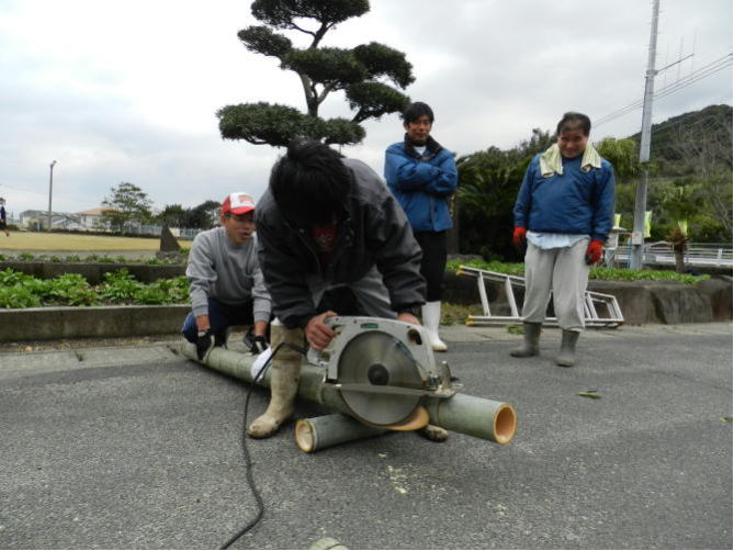 PTA門松作りの写真